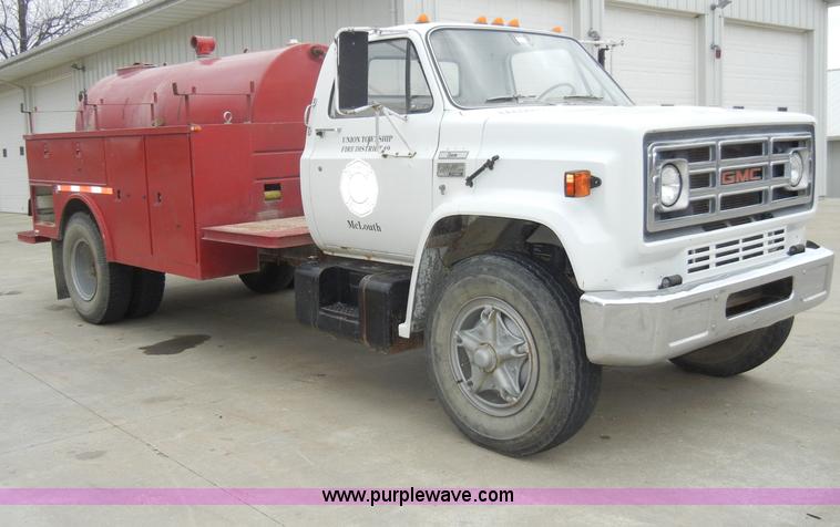 image for item A3465 1977 GMC Sierra 6500 water tanker