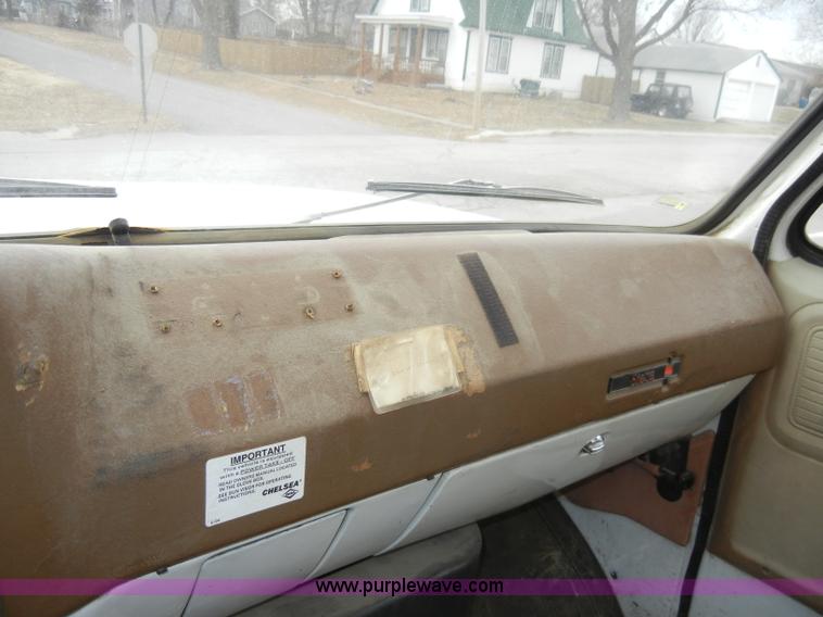 image for item A3465 1977 GMC Sierra 6500 water tanker