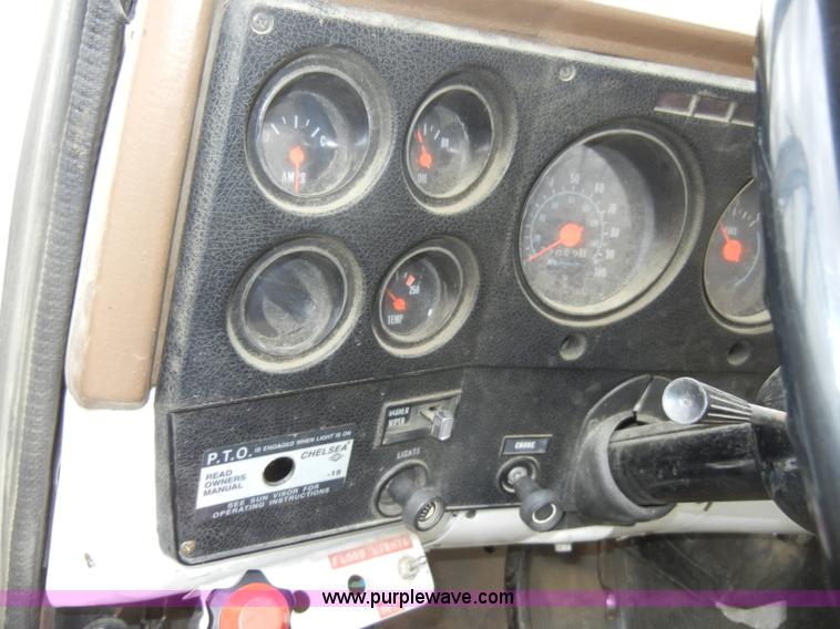 image for item A3465 1977 GMC Sierra 6500 water tanker