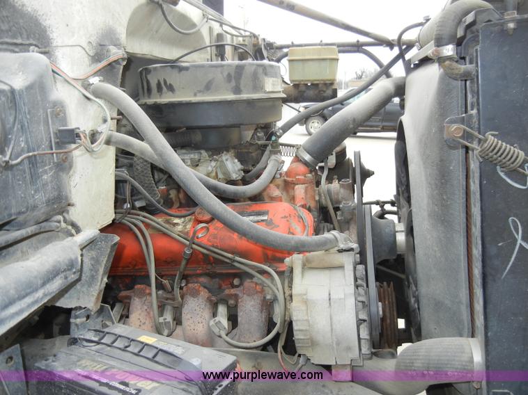 image for item A3465 1977 GMC Sierra 6500 water tanker