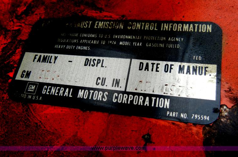 image for item A3465 1977 GMC Sierra 6500 water tanker