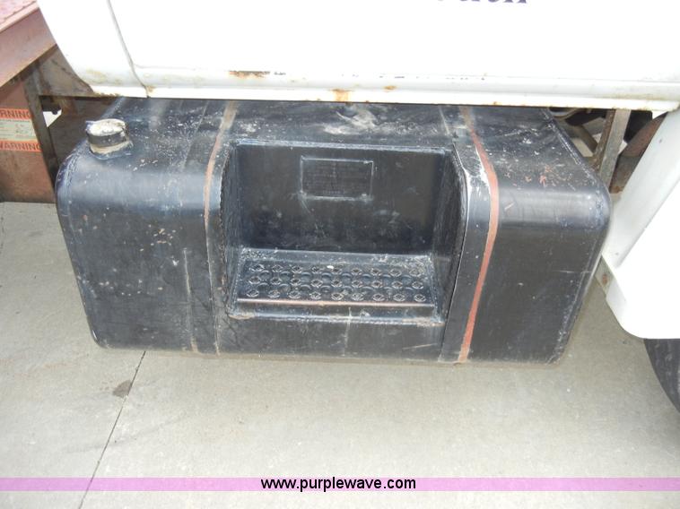image for item A3465 1977 GMC Sierra 6500 water tanker
