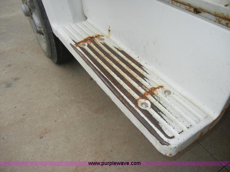 image for item A3465 1977 GMC Sierra 6500 water tanker