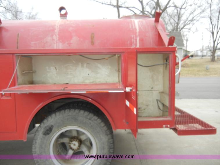 image for item A3465 1977 GMC Sierra 6500 water tanker