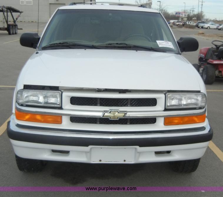 image for item A3470 1999 Chevrolet Blazer LS SUV