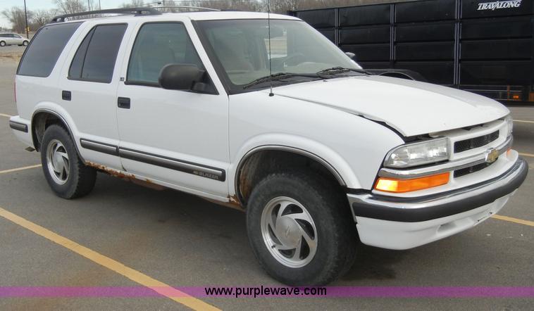 image for item A3470 1999 Chevrolet Blazer LS SUV
