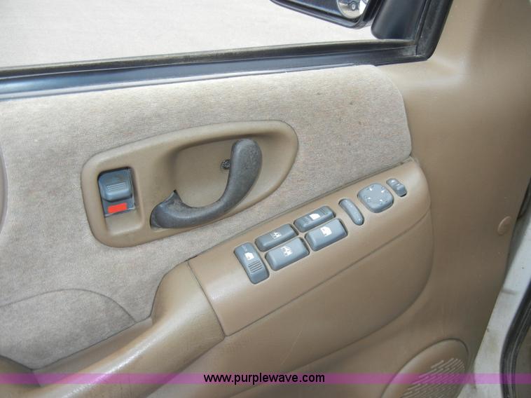 image for item A3470 1999 Chevrolet Blazer LS SUV
