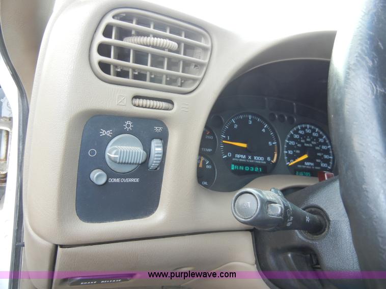 image for item A3470 1999 Chevrolet Blazer LS SUV