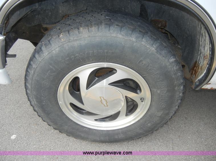 image for item A3470 1999 Chevrolet Blazer LS SUV