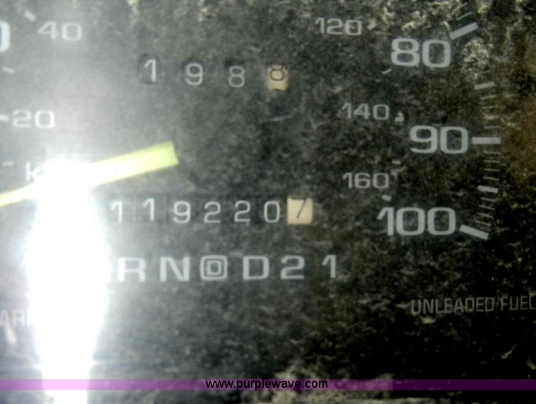 image for item A3488 1996 GMC Sonoma extended cab pickup truck