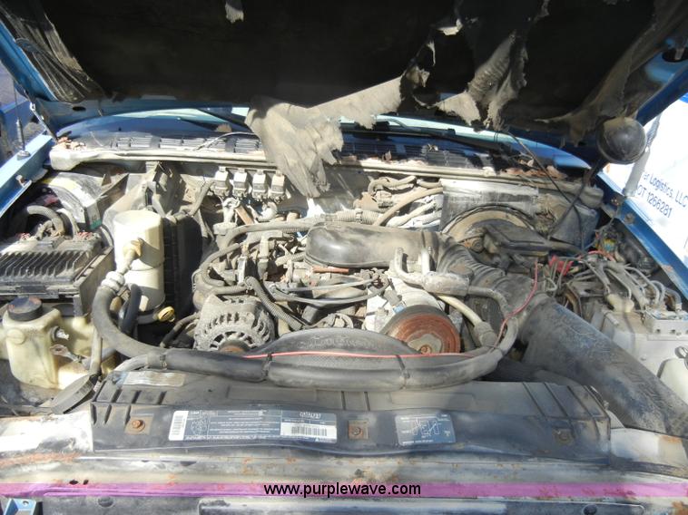 image for item A3488 1996 GMC Sonoma extended cab pickup truck