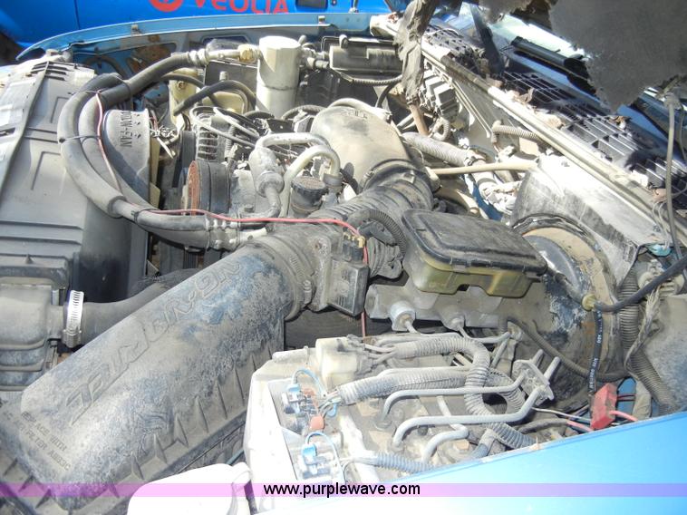 image for item A3488 1996 GMC Sonoma extended cab pickup truck