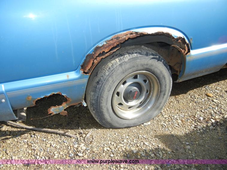 image for item A3488 1996 GMC Sonoma extended cab pickup truck