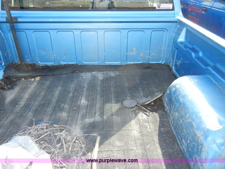 image for item A3488 1996 GMC Sonoma extended cab pickup truck