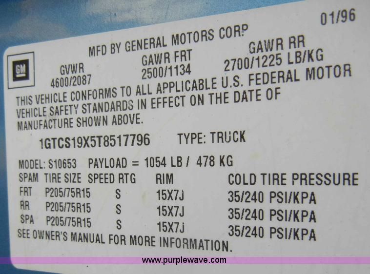 image for item A3488 1996 GMC Sonoma extended cab pickup truck