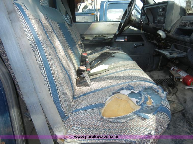 image for item A3491 1993 GMC Sierra C3500HD SL utility truck