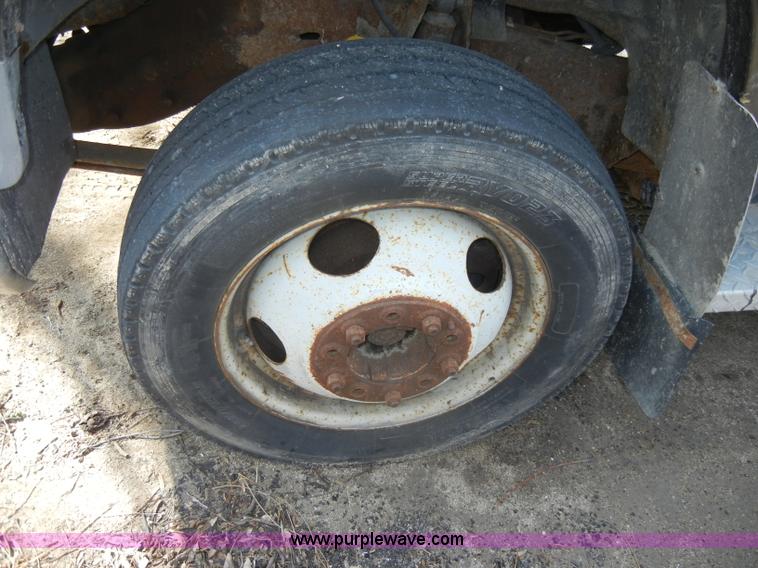 image for item A3491 1993 GMC Sierra C3500HD SL utility truck