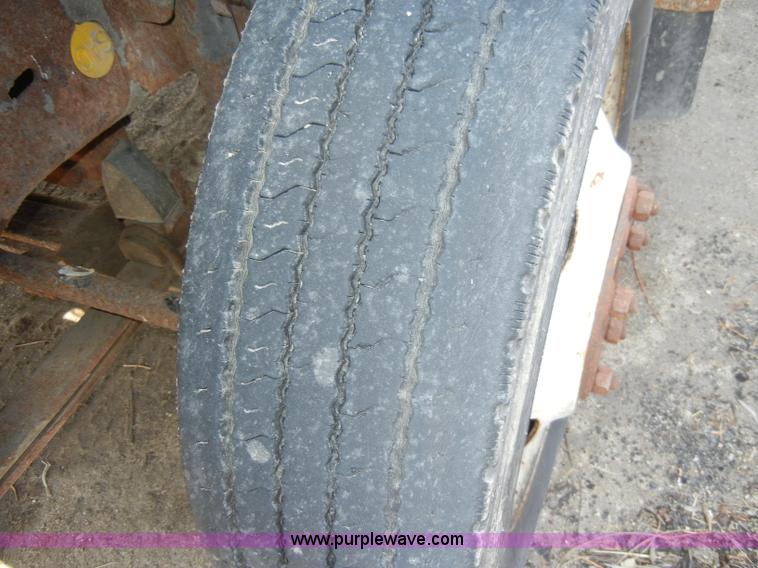 image for item A3491 1993 GMC Sierra C3500HD SL utility truck