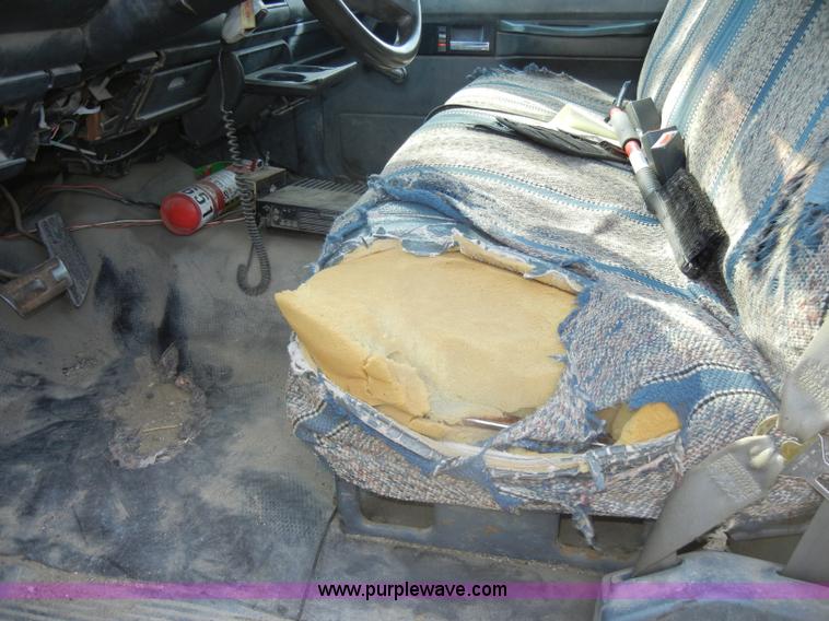 image for item A3491 1993 GMC Sierra C3500HD SL utility truck