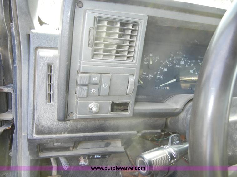 image for item A3491 1993 GMC Sierra C3500HD SL utility truck
