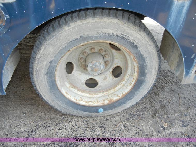 image for item A3491 1993 GMC Sierra C3500HD SL utility truck