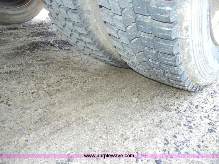 image for item A3491 1993 GMC Sierra C3500HD SL utility truck