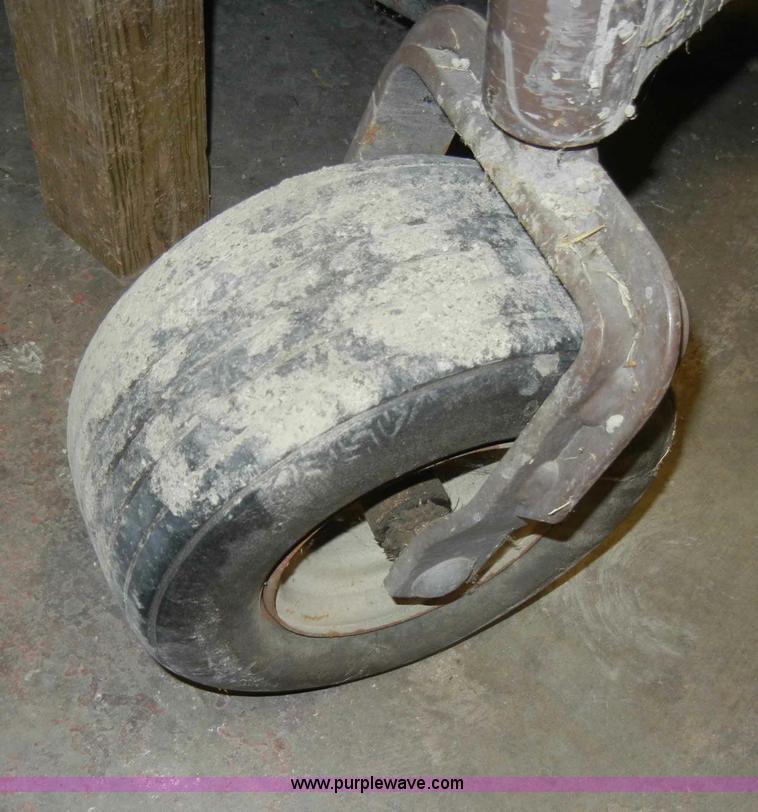 image for item A3495 1993 Grasshopper 7210 mower