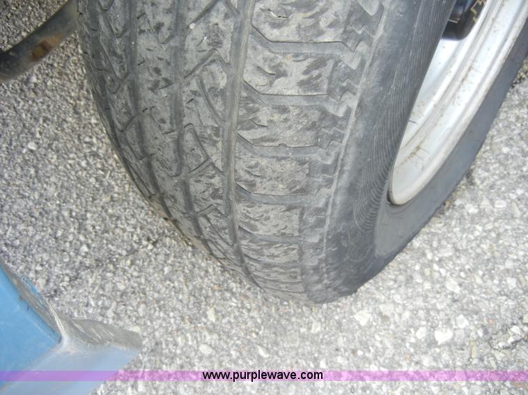 image for item A3496 1997 Chevrolet S10 LS extended cab pickup truck