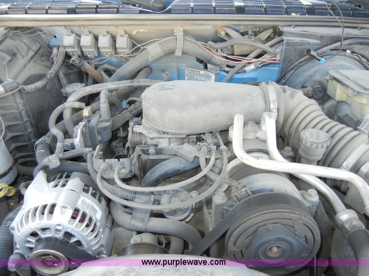 image for item A3496 1997 Chevrolet S10 LS extended cab pickup truck