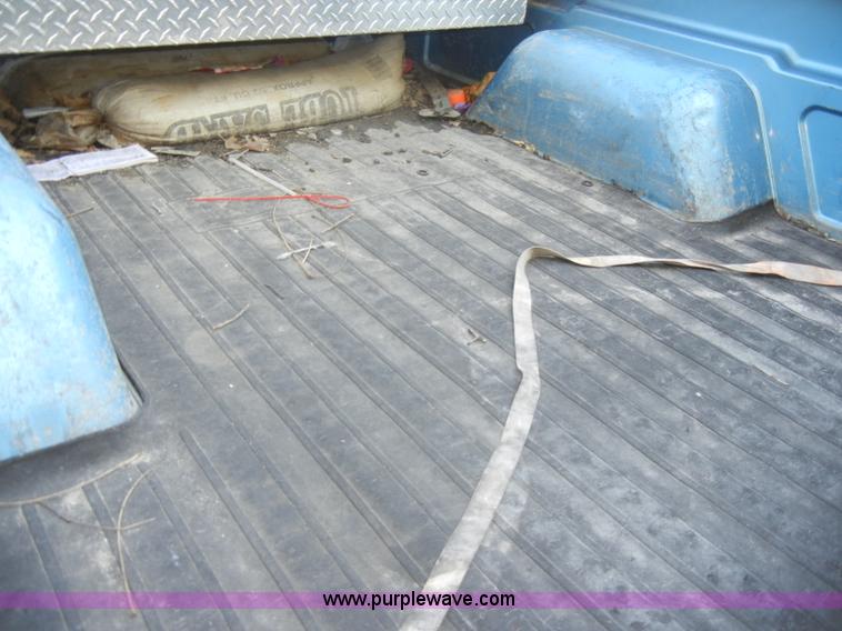 image for item A3496 1997 Chevrolet S10 LS extended cab pickup truck