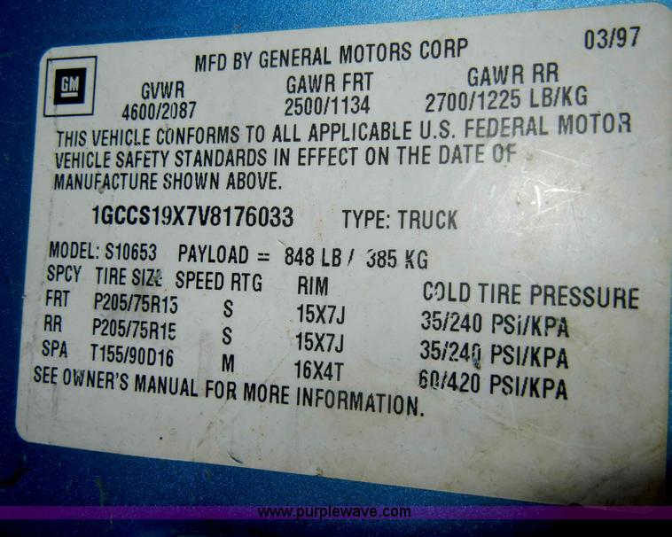 image for item A3496 1997 Chevrolet S10 LS extended cab pickup truck