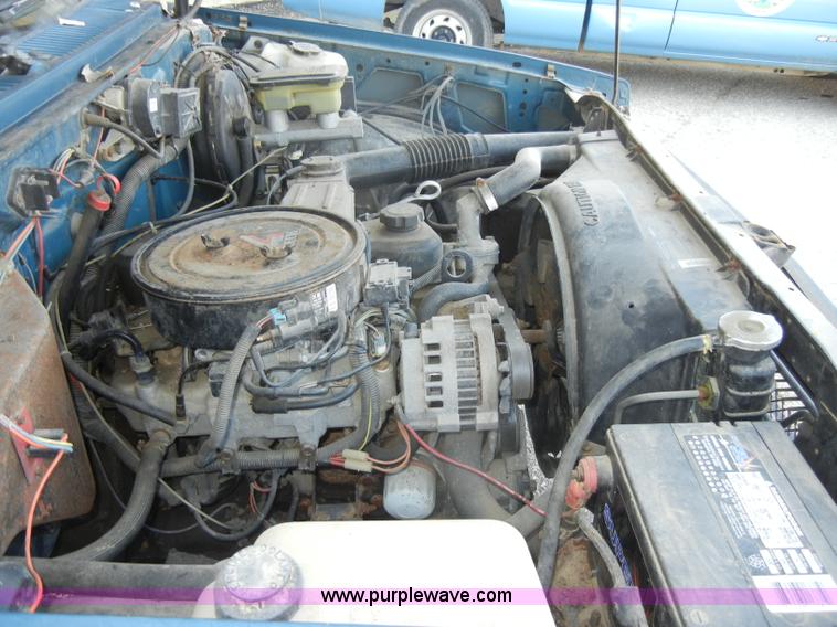 image for item A3498 1992 Chevrolet S10 pickup truck