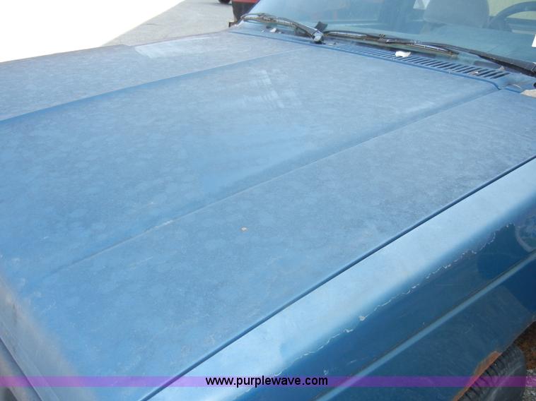 image for item A3498 1992 Chevrolet S10 pickup truck
