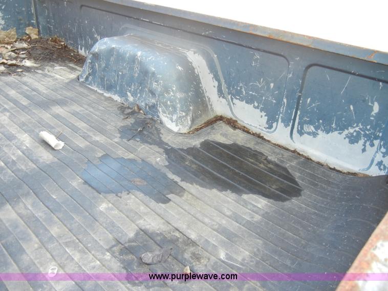image for item A3498 1992 Chevrolet S10 pickup truck