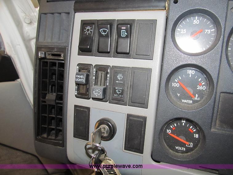 image for item A5419 1995 Freightliner FL60 rescue vehicle