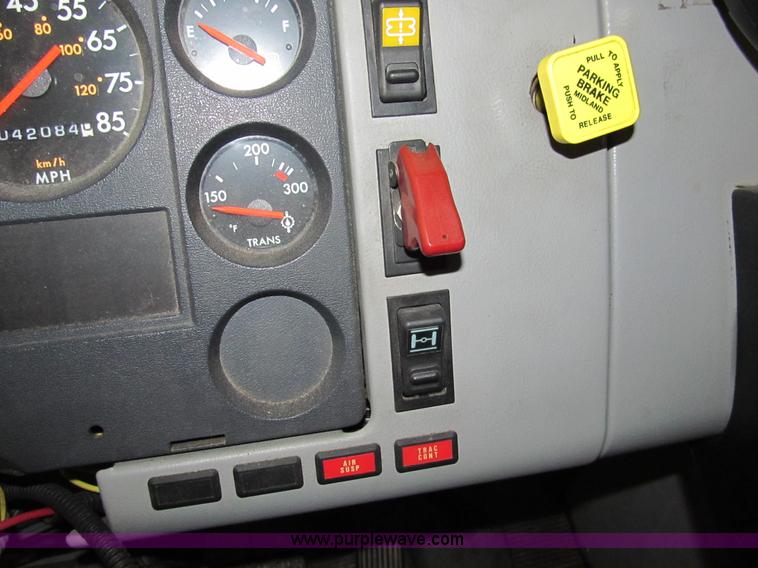 image for item A5419 1995 Freightliner FL60 rescue vehicle