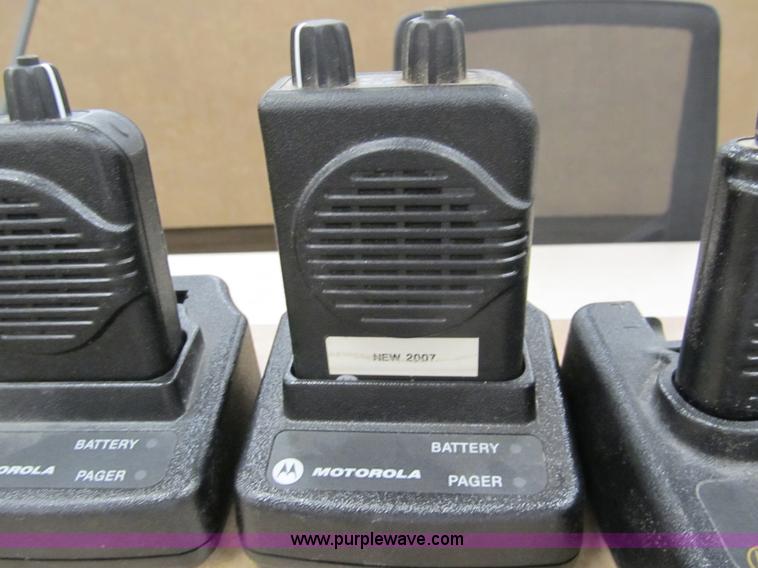 (10) Motorola pagers in Iowa City, IA Item A5427 sold Purple Wave