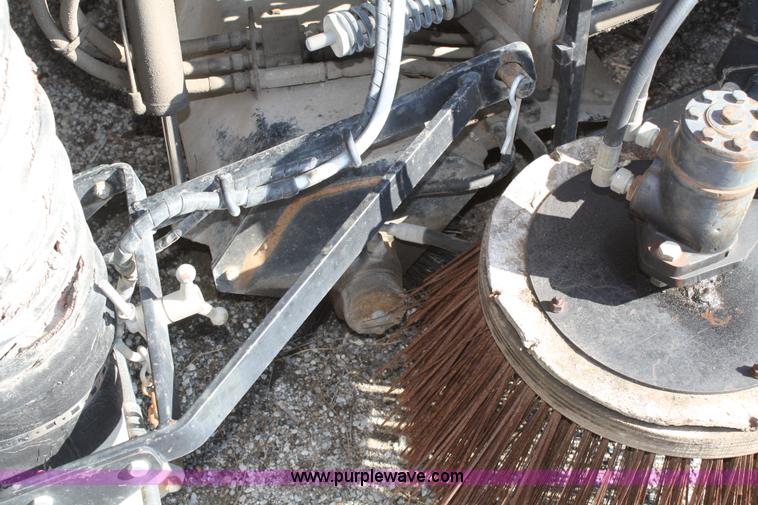 image for item A6963 1992 GMC W7000 street sweeper