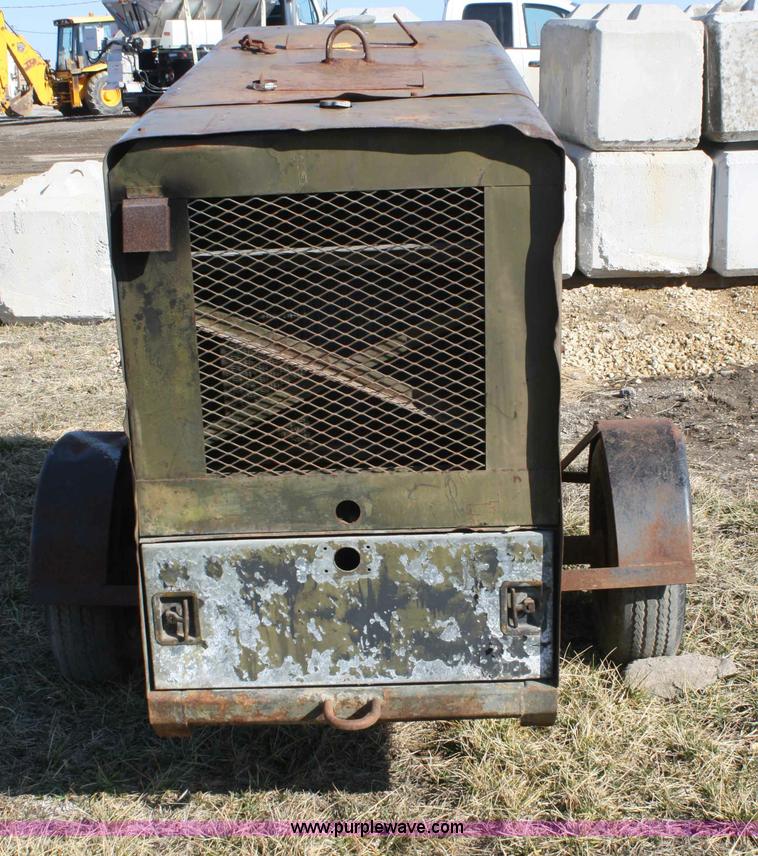 image for item A6974 Harnischfeger portable welder