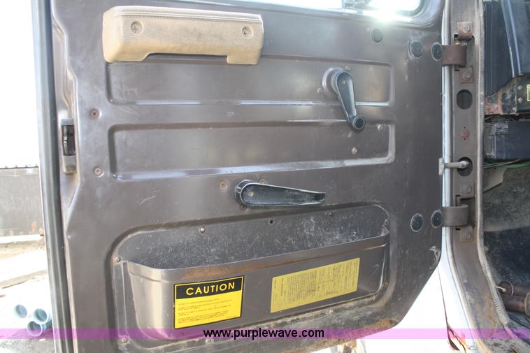 image for item A6976 1991 International 4900 dump truck