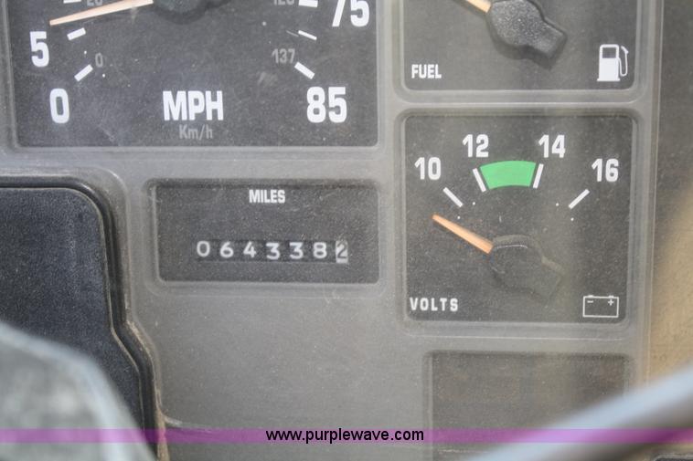 image for item A6976 1991 International 4900 dump truck