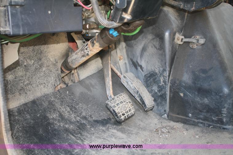 image for item A6976 1991 International 4900 dump truck