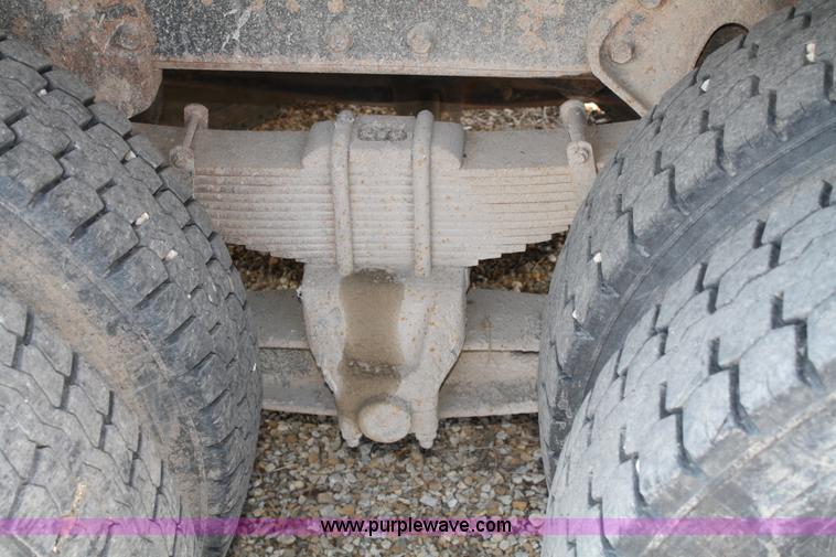 image for item A6976 1991 International 4900 dump truck