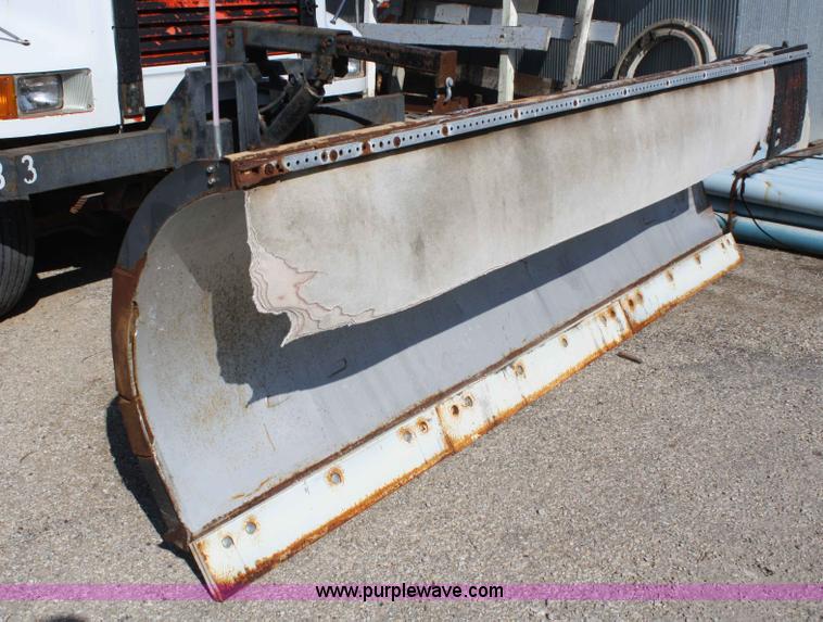 image for item A6976 1991 International 4900 dump truck