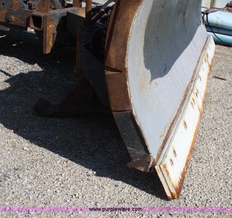 image for item A6976 1991 International 4900 dump truck