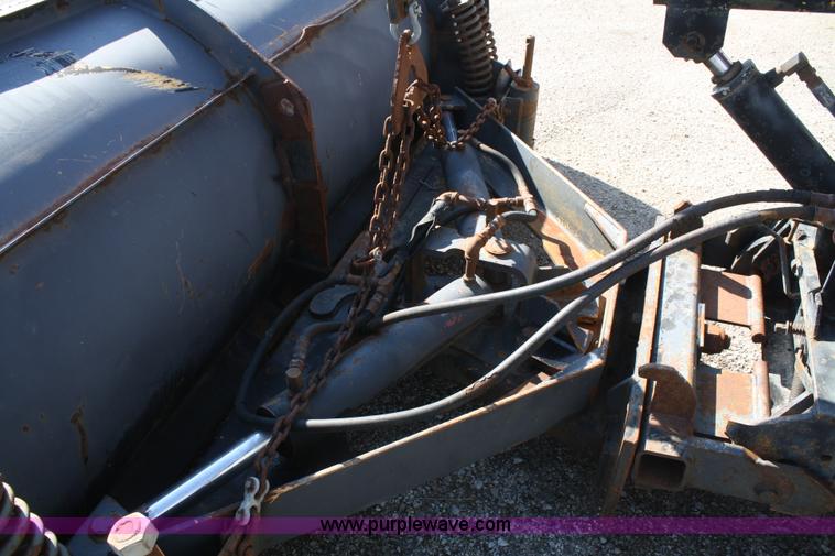 image for item A6976 1991 International 4900 dump truck