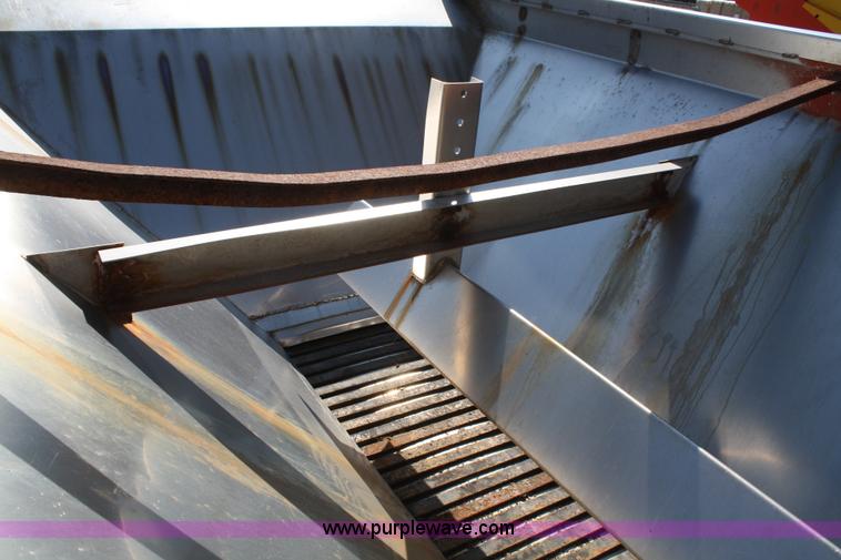 image for item A6976 1991 International 4900 dump truck