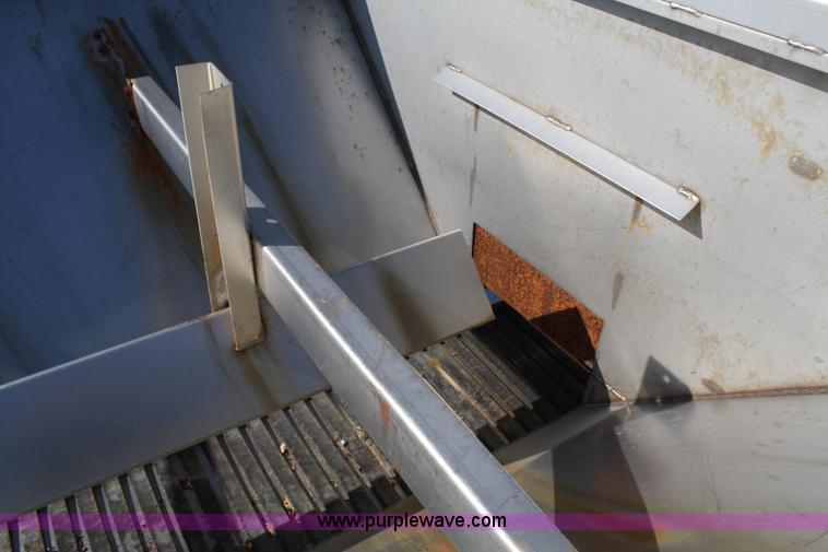 image for item A6976 1991 International 4900 dump truck