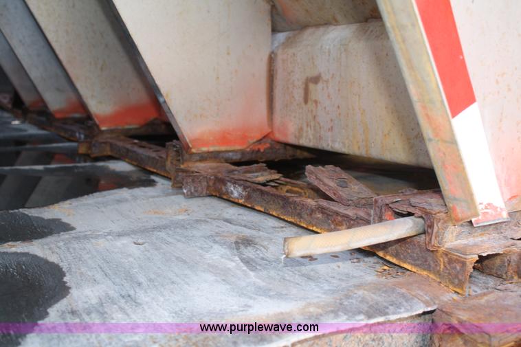 image for item A6976 1991 International 4900 dump truck