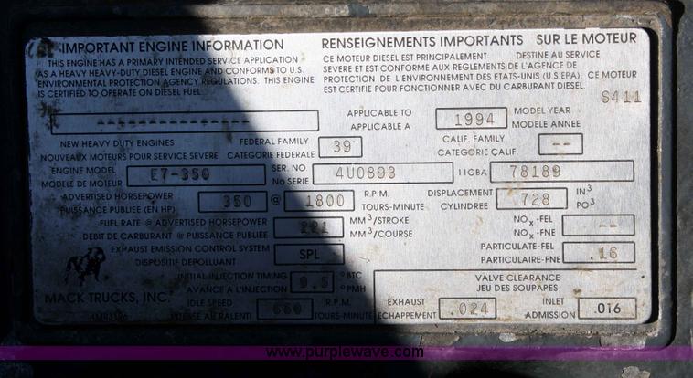 image for item A6977 1995 Mack DM688S roll off truck